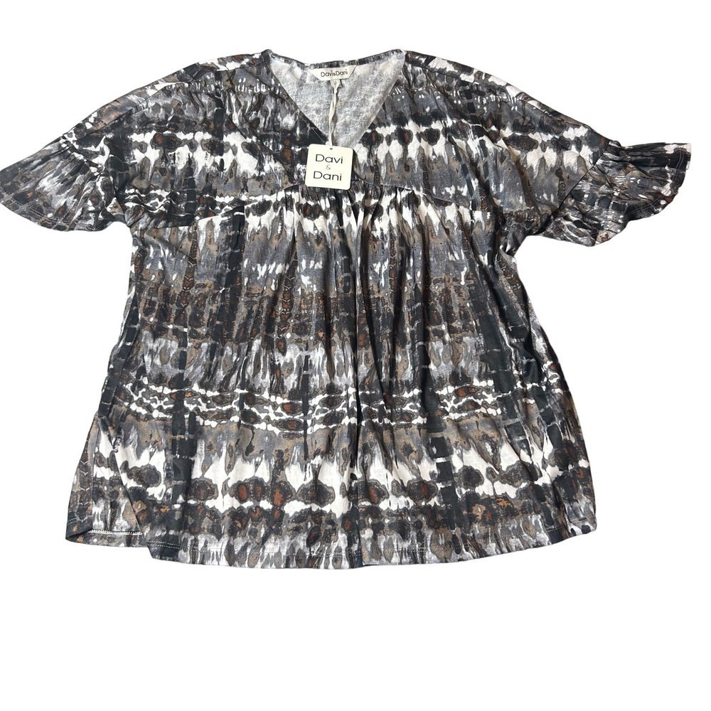 Davi & Dani Top Womens Large Green Tie Dye Bell Sleeve V Neckline Top NEW